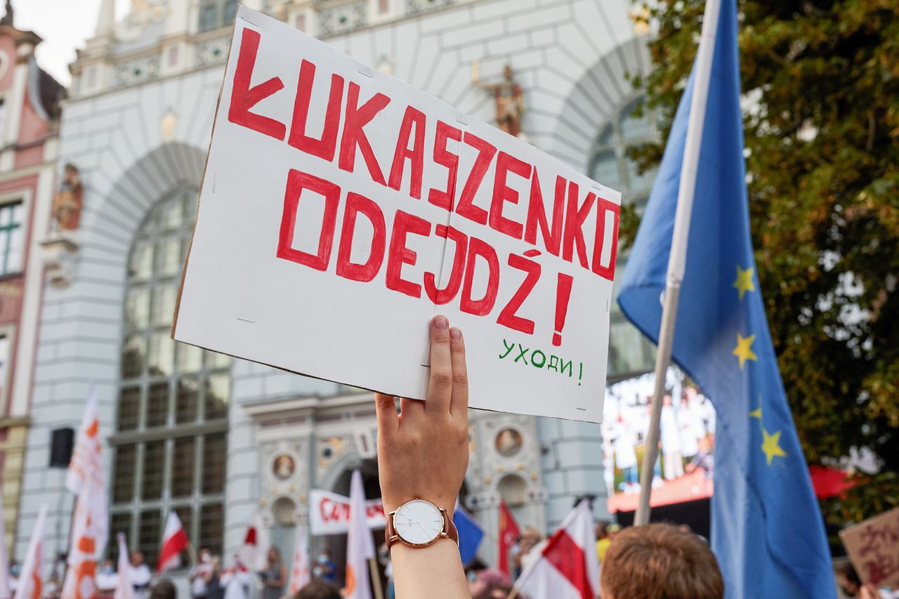 Białoruś. Co dalej z działaczami polskiej mniejszości? "Sprytny zabieg władz"
