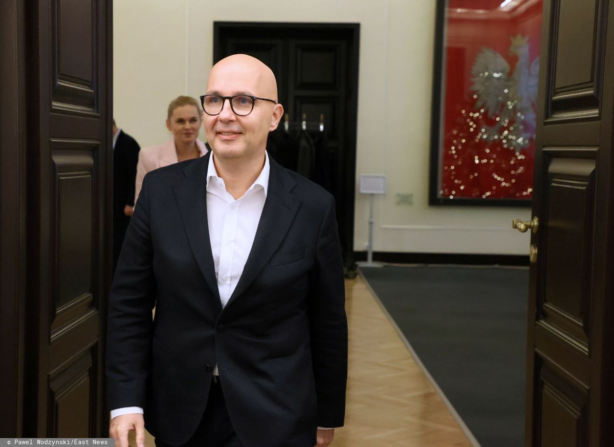 It has 12 apartments. The MP receives a housing allowance from the Sejm