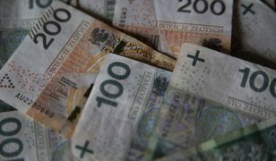 Nauczyciele, mundurówka, Donald Tusk, Karol Nawrocki. Oto jak wzrosną pensje budżetówki