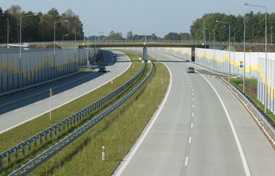 Od dziś nowe przepisy o ruchu drogowym, a przetarg na kampanię wciąż nierozstrzygnięty
