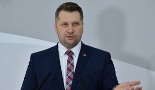 Przemysław Czarnek chce przekonać młodzież do Jana Pawła II. Mówi o "odjaniepawleniu"