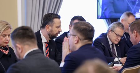 "To skandal". W Sejmie wrze podczas dyskusji o Janie Pawle II