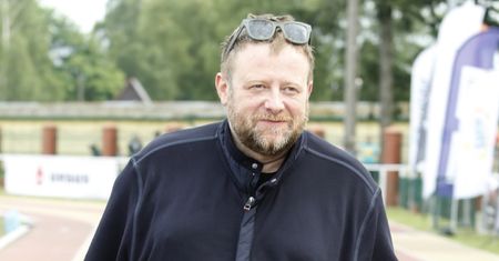 Olaf Lubaszenko SCHUDŁ 80 kilogramów. Aktor pojawił się na premierze filmu "Bliscy". Tak teraz wygląda (FOTO)