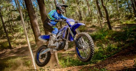 Yamaha wprowadza nowe wersje motocykli WR250F i WR450F. Zmian jest sporo