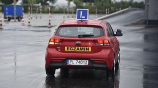Prawo jazdy dla 17-latka. Surowsze kary za przekroczenie prędkości. Takie zmiany od marca w przepisach ruchu drogowego