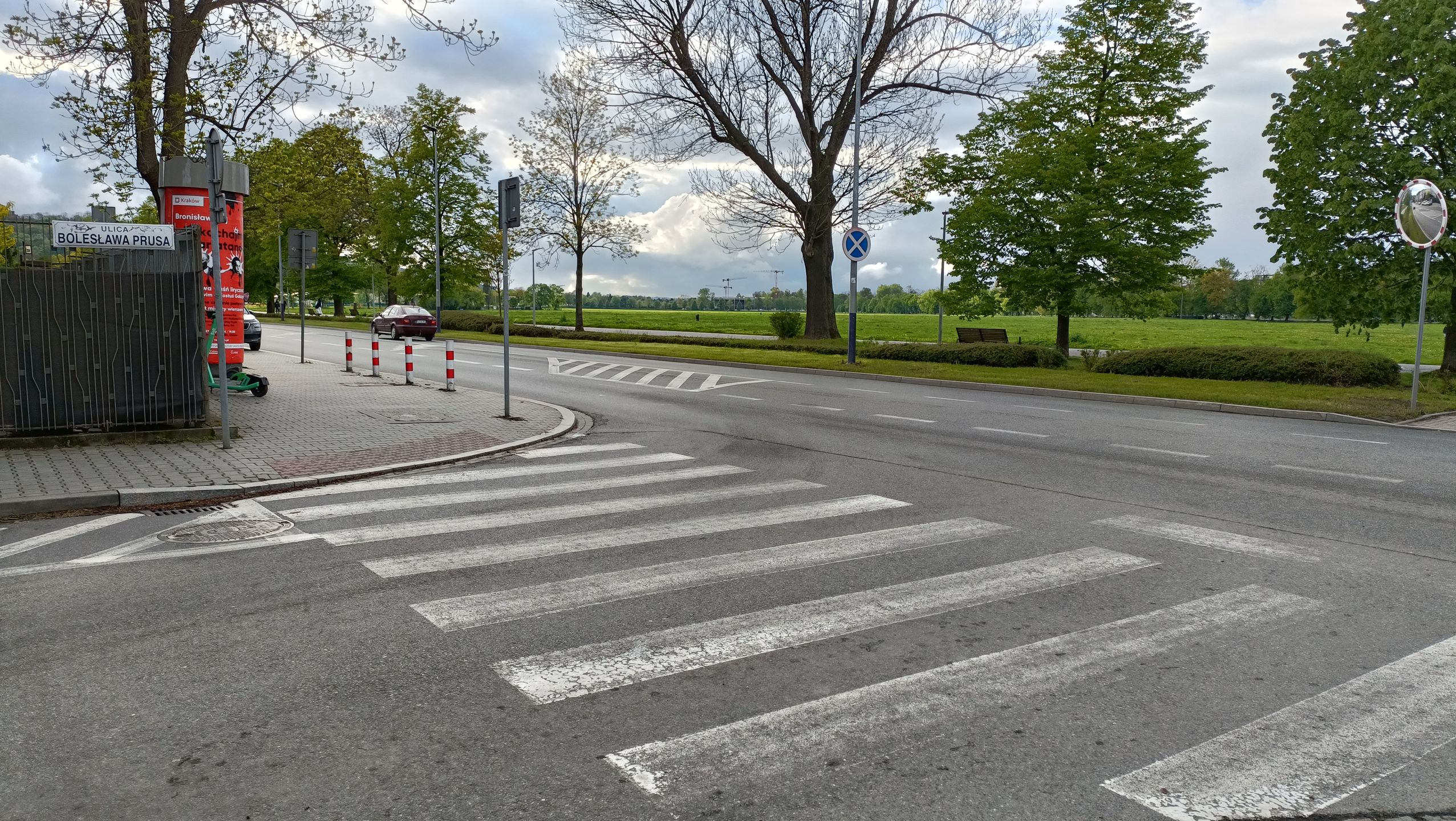 Zasada ograniczone zaufania powinna być tutaj nadrzędna