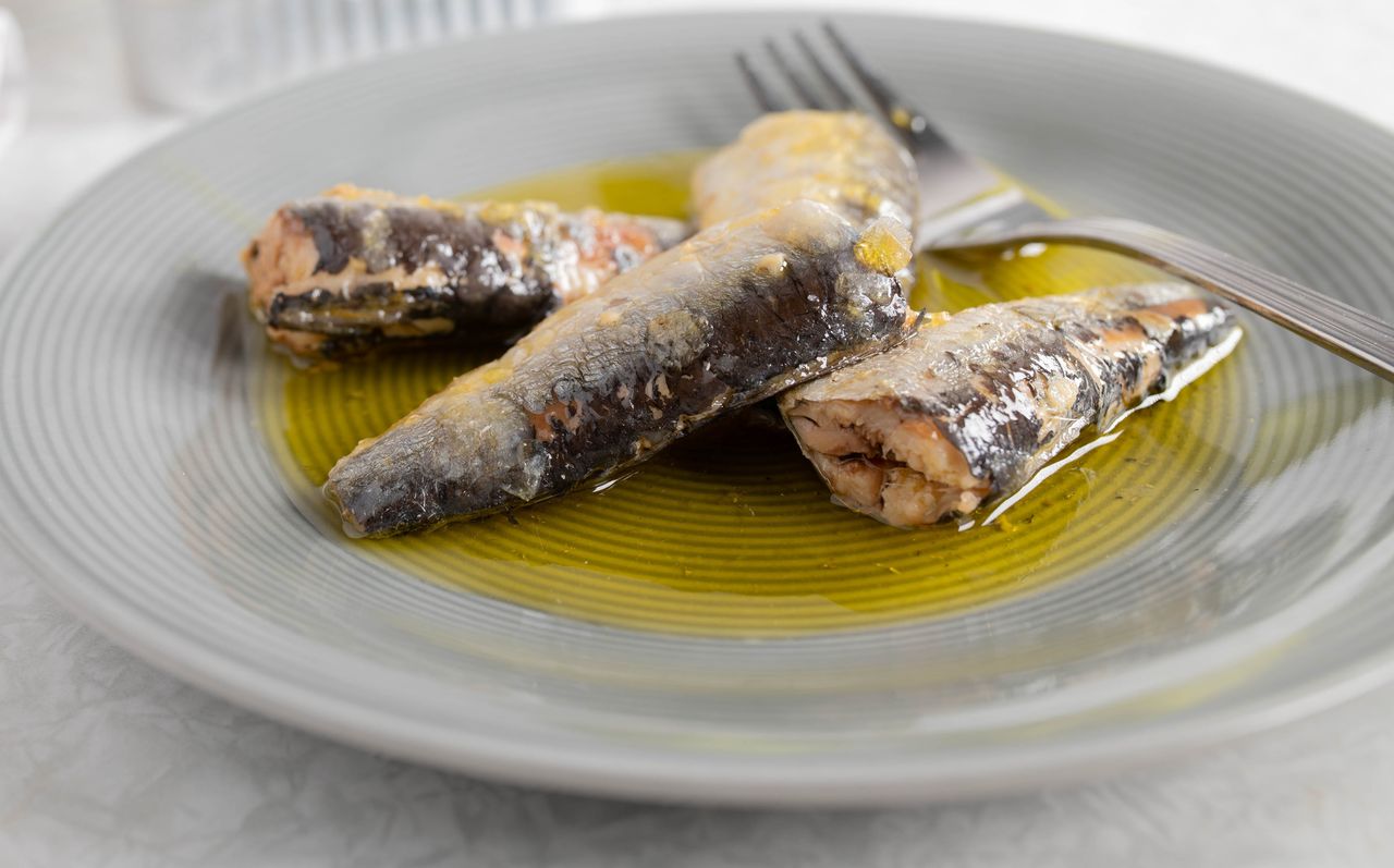 Dlaczego warto jeść sardynki? Nie chodzi tylko o kwasy omega-3