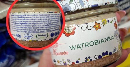 Kosztuje 3,50 zł i ma w składzie cukier wanilinowy. Nie odważyłam się spróbować