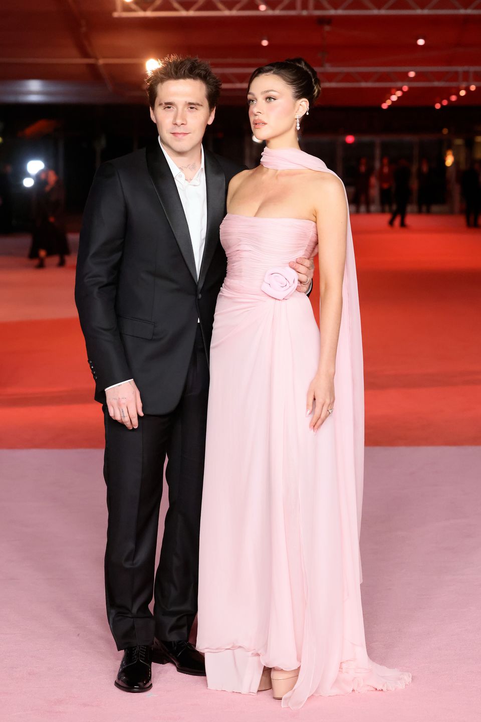 Nicola Peltz, Victoria Beckham i Brooklyn Beckham