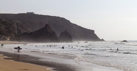 Turysta spadł z klifu. Dramat na słynnej plaży