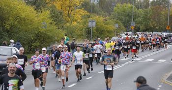 Poznań: 81-latek przebiegł Lotto 24. Maraton. To jego nie pierwszy raz