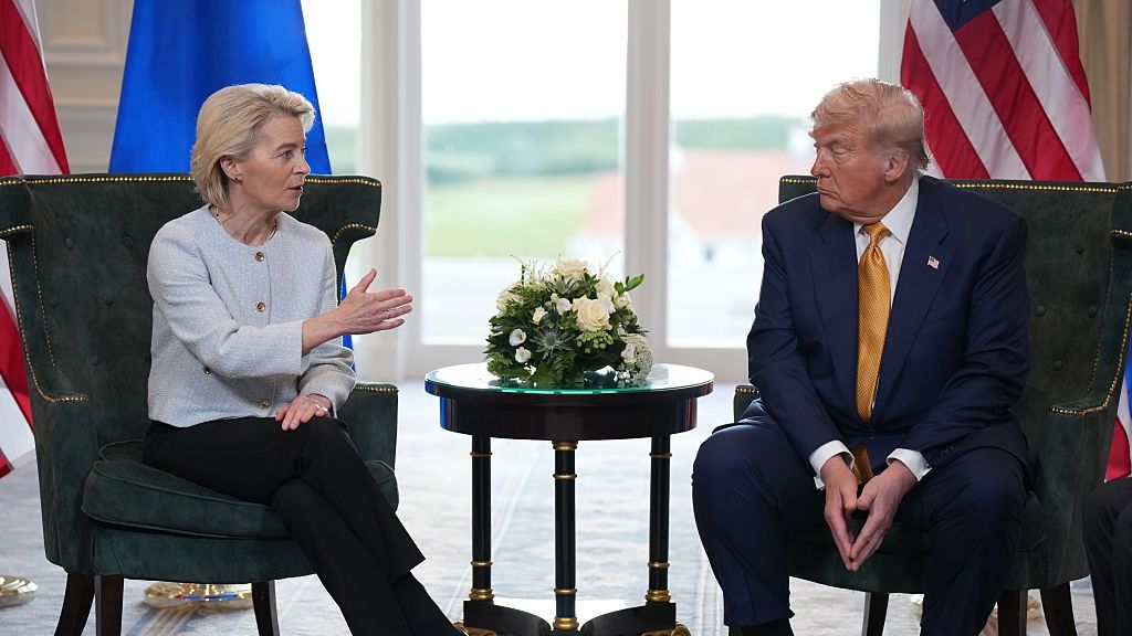 Szefowa KE Ursula von der Leyen i prezydent USA Donald Trump