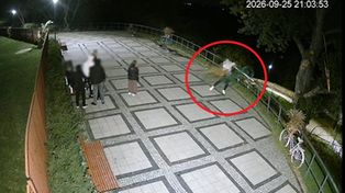 Była godz. 21:03. Nagrała ich kamera. Szuka ich policja