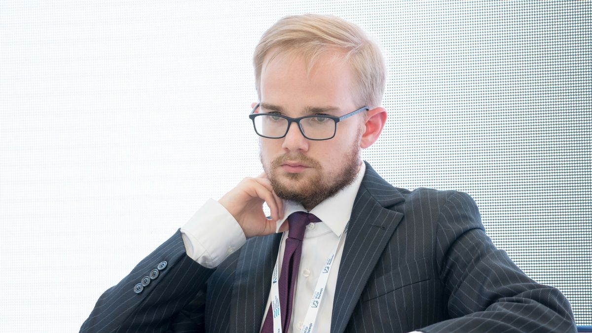 Zanim Ministerstwo Finansów odpowiedziało na interpelację poselską, wiceminister Piotr Patkowski dziewięć razy przekładał termin odpowiedzi
