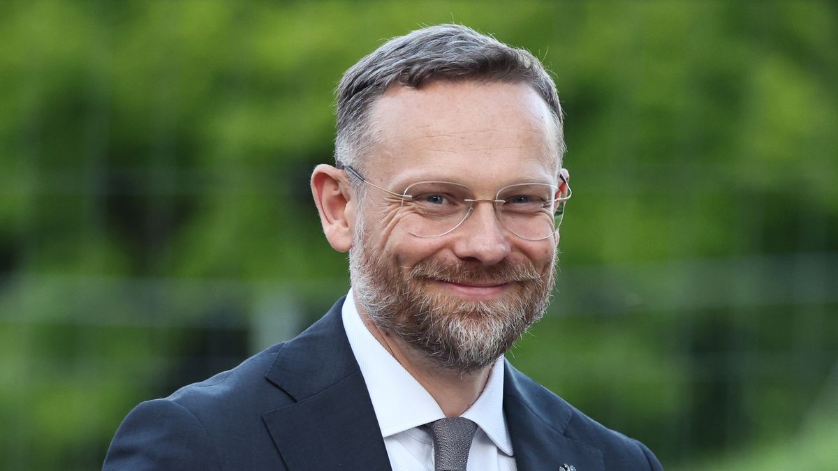 Law and Justice politician Zbigniew Bogucki during the visit on the montly commemoration of the late President Lech Kaczynski funeral and the birthday of Lech and Jaroslaw Kaczynski, at Wawel Castle in Krakow, Poland on June 18, 2026. (Photo by Jakub Porzycki/NurPhoto via Getty Images)