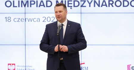Szkoły po wakacjach. Czarnek ujawnia szczegóły