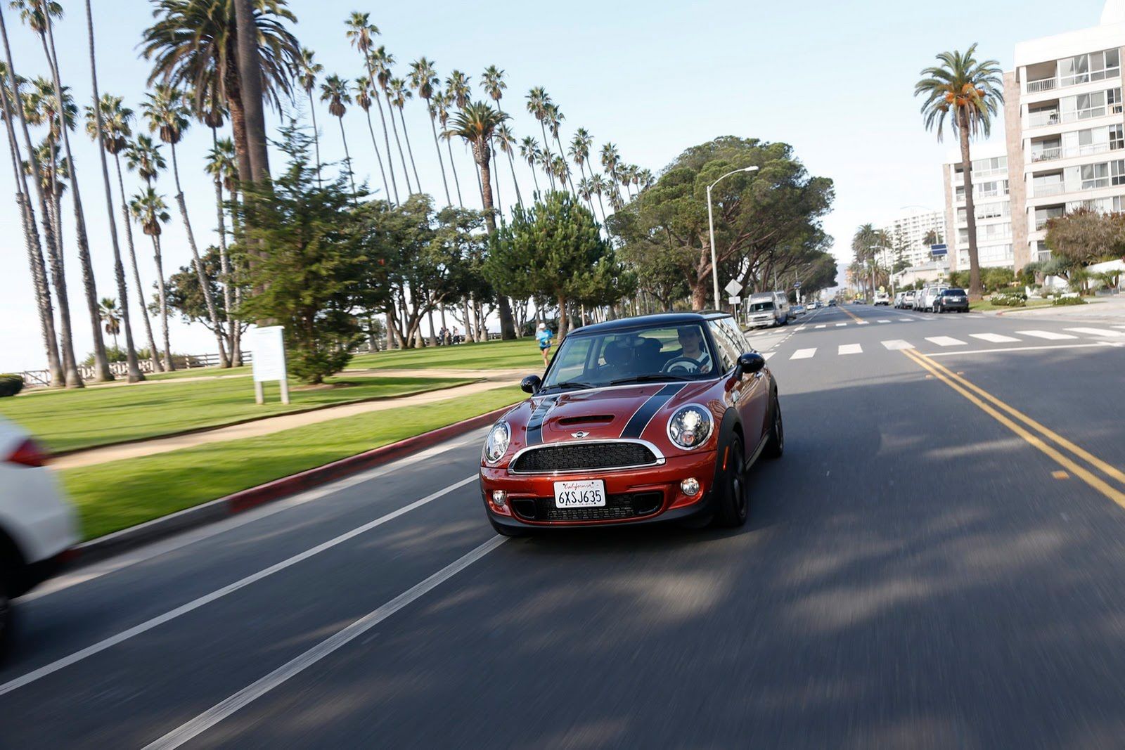 Galeria Mini jako celebracja sprzedaży półmilionowego egzemplarza w USA 128