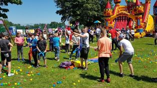 Charytatywny piknik dla Bartka Szczepańskiego w Wielogórze. Mecz, licytacje i pokazy strażackie