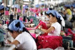 China's GDP grew 7% in the second quarter
Workers sew the cloths exported to Europ in a factory in Huaibei, Anhui province, China on 15th July 2015. China reported gross domestic product (GDP) grew 7.0 percent on-year in the second quarter on Wednesday.  
Dostawca: PAP/Photoshot
Zhengyi Xie
Factory, ZB5773_267717_0019, 15/07/2015, 267717, B5773_267717, CPP20150715Anhui-Huaibei-Xiezhengyi011, B5773, China, East Asia, Industry, Sewing, Manufacturing, Sewing Machine, Occupation, Clothing, Textile, Working, Manual Worker, Only Women, Expertise, People, Real People, Accuracy, Adult, Adults Only, Colour Image, Coworker, Day, Effort, Horizontal, Indoors, Medium Group Of People, Photography, praca chiny fabryka, pracownicy pracownice, pracownik pracownica, szwaczka szwaczki, zatrudnienie