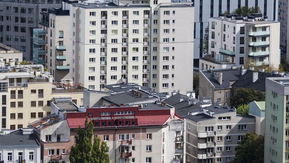 Największa różnica w cenach mieszkań (uwzględniając duże miasta) jest między Warszawą i Łodzią.