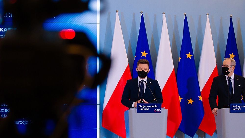 Szczepienia na koronawirusa wciąż czekają na chętnych. NFZ właśnie zmienia zasady naboru