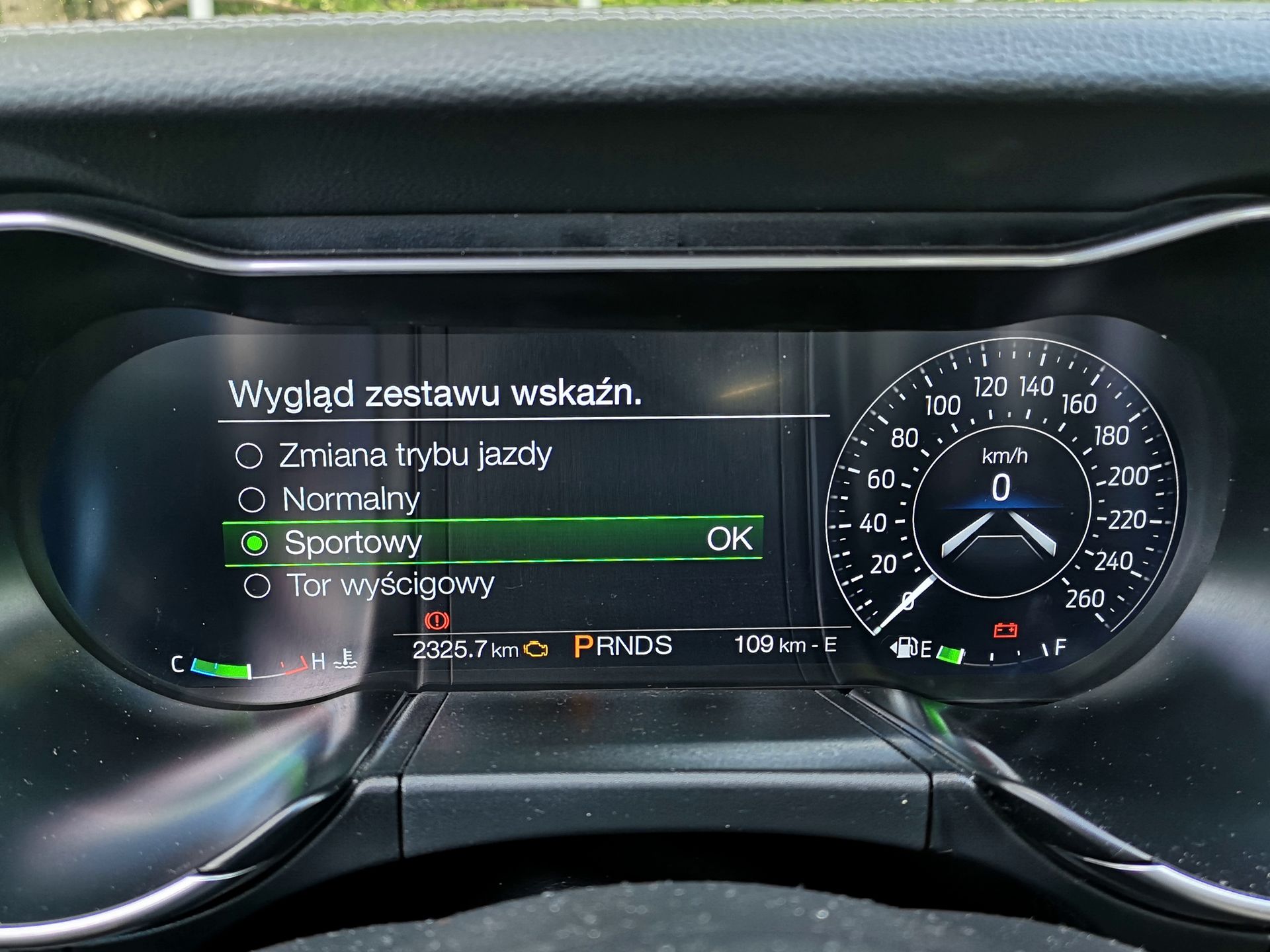 Ford Mustang GT: Działanie systemu SYNC 3, aplikacji FordPass oraz audio B&O 30