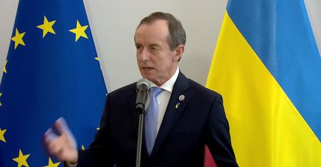 “Wyraz kapitulacji rządu”. Marszałek Senatu o apelu Sasina do samorządów ws. pomocy przy dystrybucji węgla