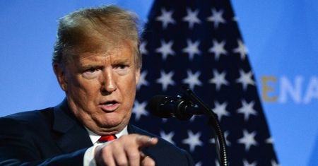 Trump niczym bohater "Gry o Tron". W nietypowy sposób przypomina o sankcjach na Iran