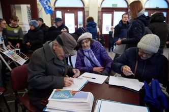 Służba zdrowia. 160 szpitali w całej Polsce bez finansowania?