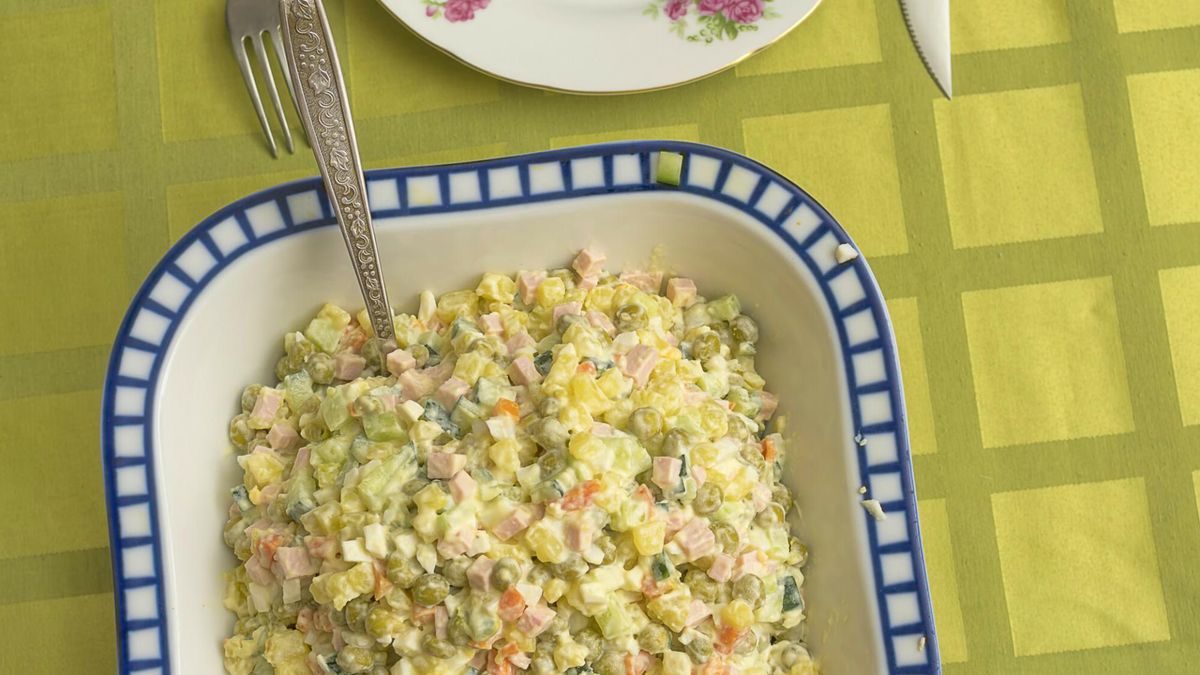 Groszek w sałatce jarzynowej wspomoże pracę jelit