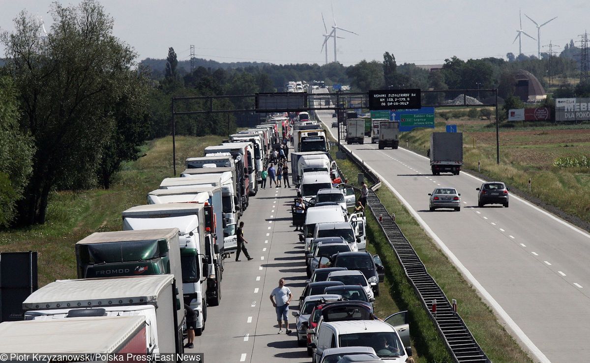 Bolesławiec. Tragiczny wypadek busa na autostradzie A4. 5 zabitych i ranni