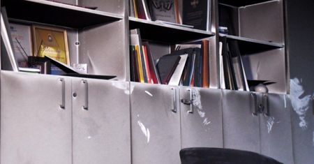 Koktajl Mołotowa wrzucony do muzeum. Władze mówią o prowokacji
