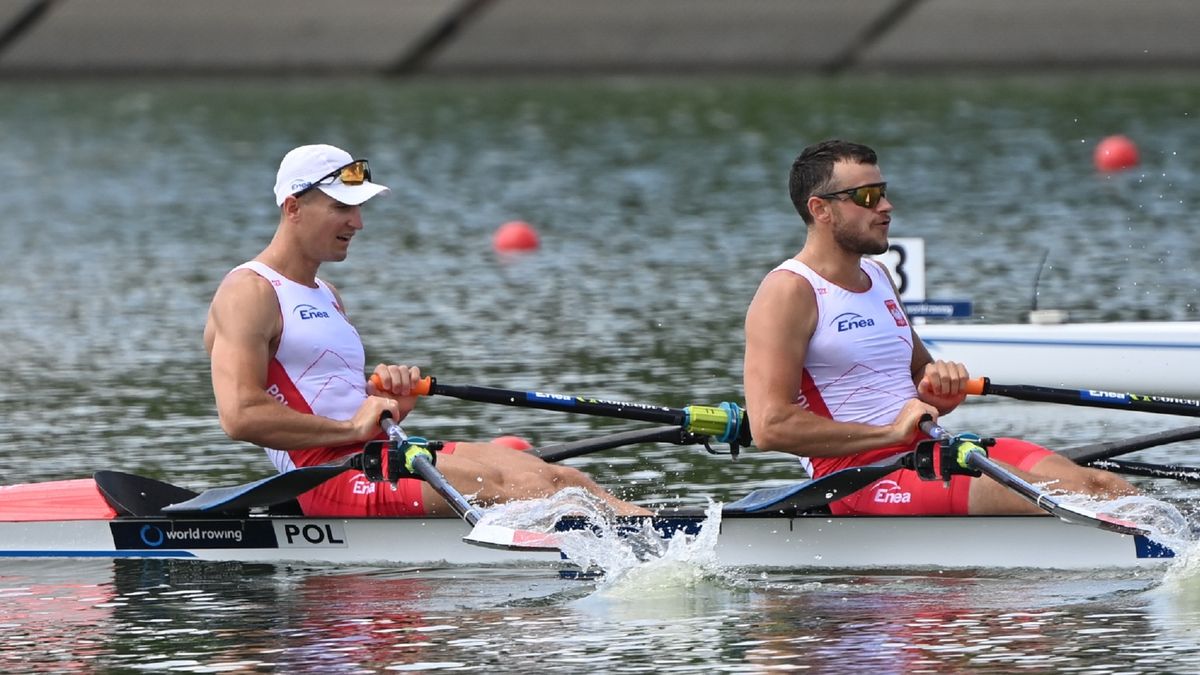 Twitter / World Rowing / Na zdjęciu: Mateusz Biskup i Mirosław Ziętarski.