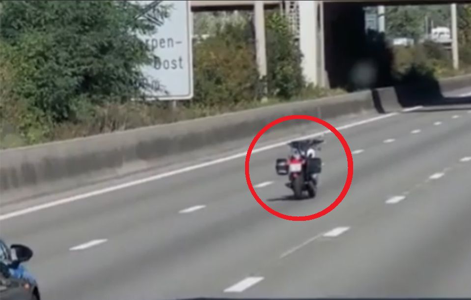 Nietypowe sceny na obwodnicy w Antwerpii z udziałem motocykla "widmo".