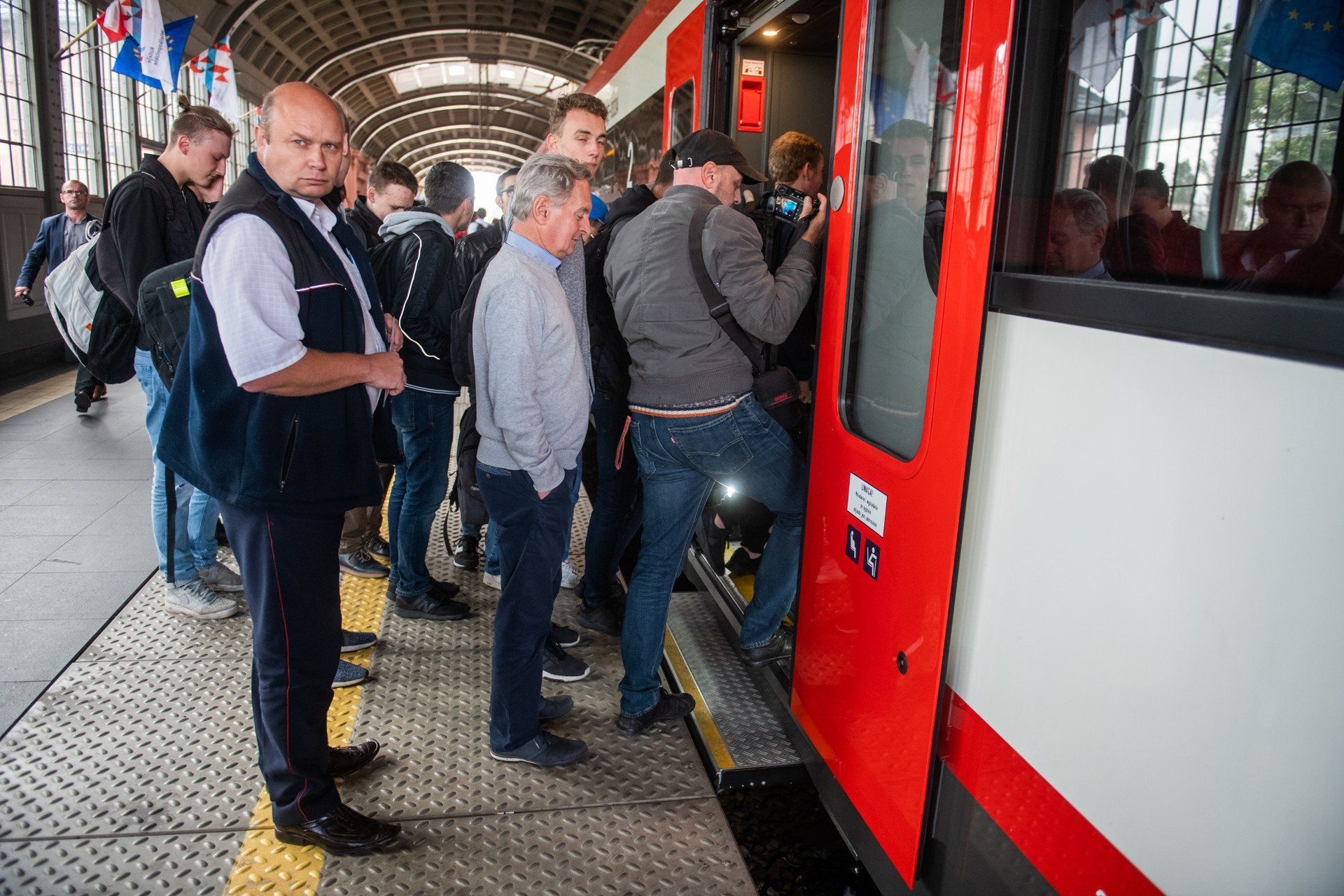 Nowe pociągi Kolei Wielkopolskich już wożą pasażerów