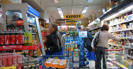 Napoje energetyczne. 60 proc. Polaków jest za zakazem sprzedaży osobom nieletnim
