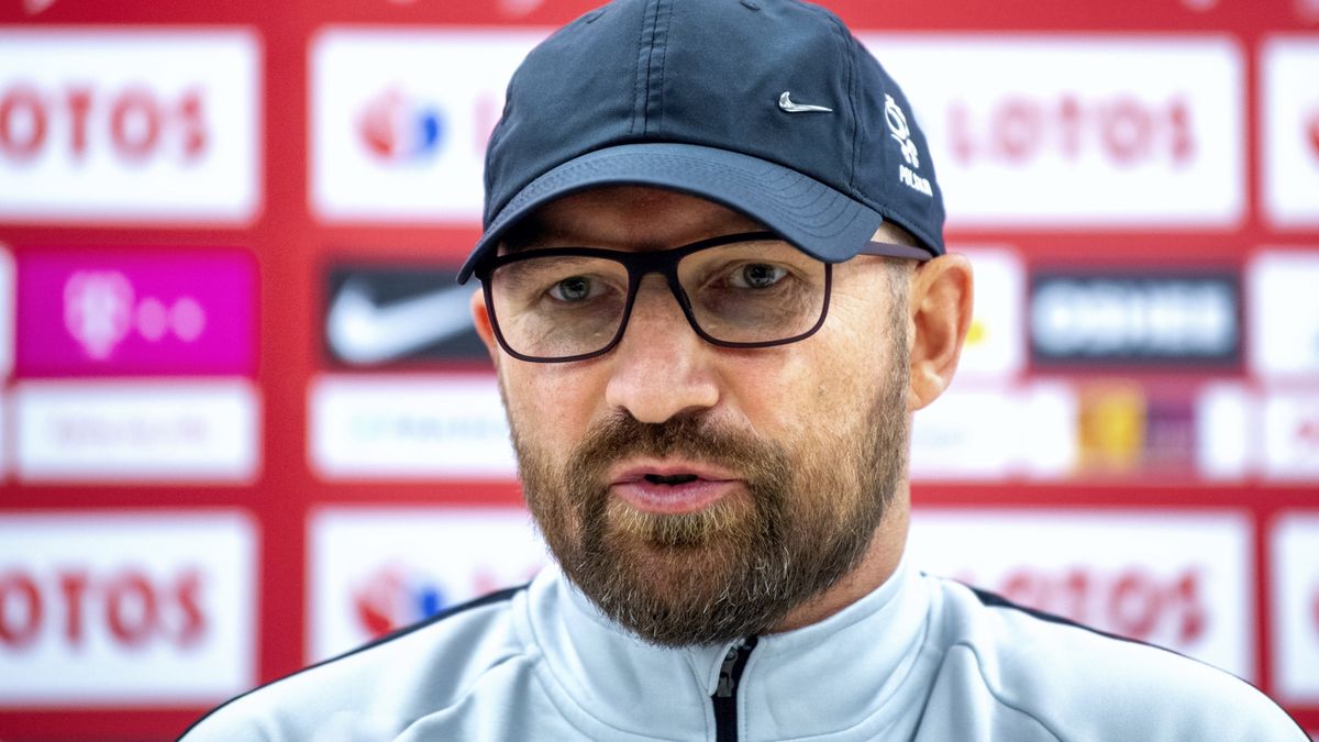 PAP / Grzegorz Michałowski / Na zdjęciu: trener Maciej Stolarczyk