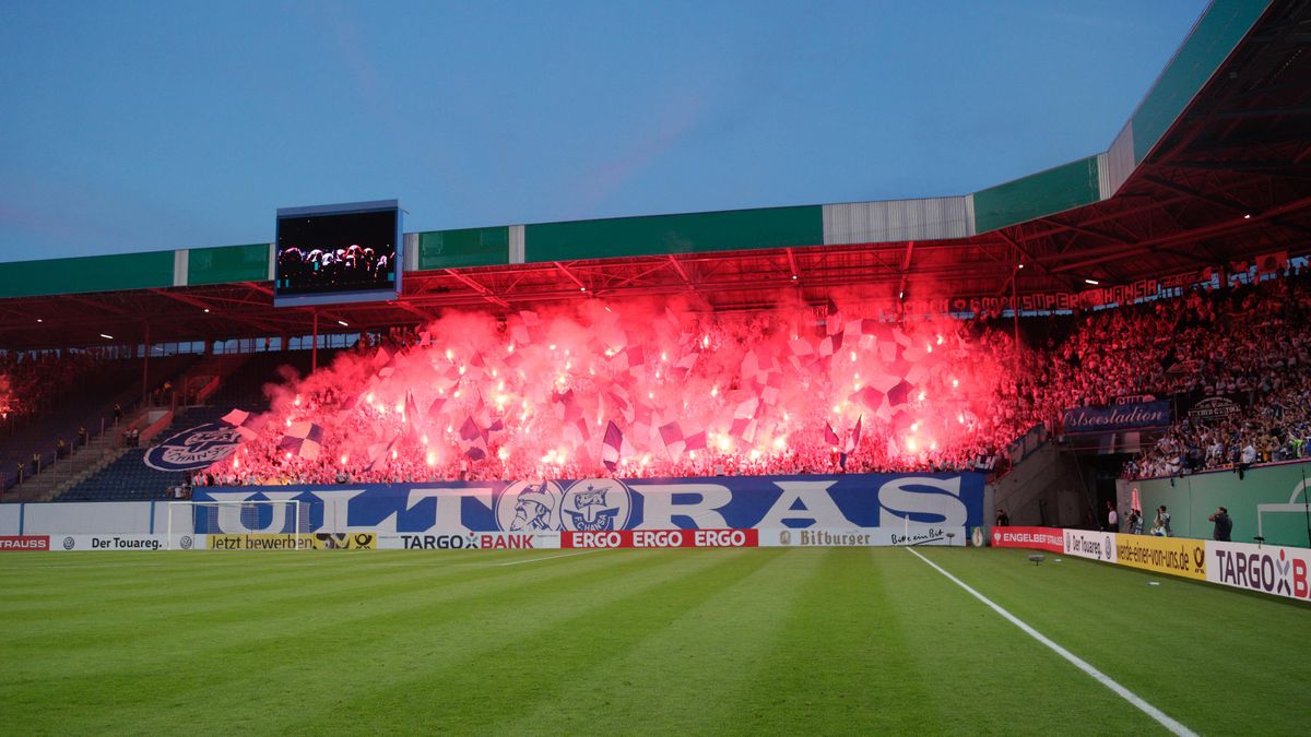 Zdjęcie okładkowe artykułu: Newspix / EXPA / Na zdjęciu: ultrasi Hansy Rostock