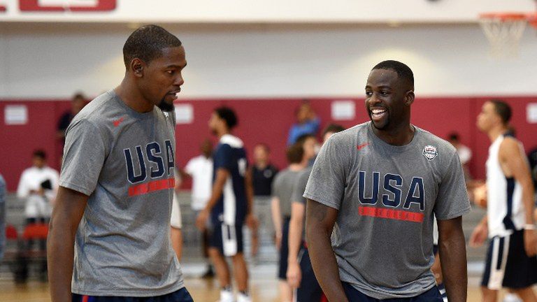 AFP / Nowi koledzy z Warriors Kevin Durant i Draymond Green najpierw razem w Rio de Janeiro