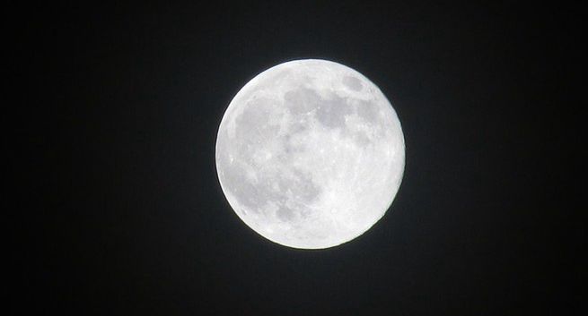 Na asteroidach i Księżycu ma istnieć nieznany pierwiastek