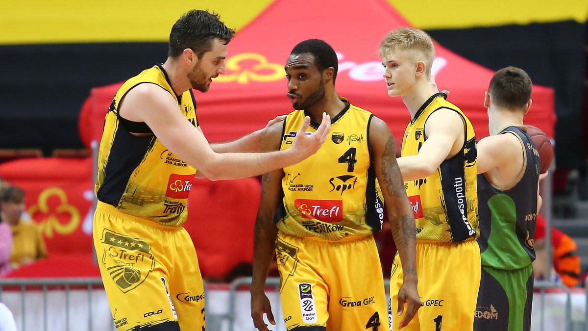 Newspix / Piotr Matusewicz / Na zdjęciu: koszykarze Trefla Sopot