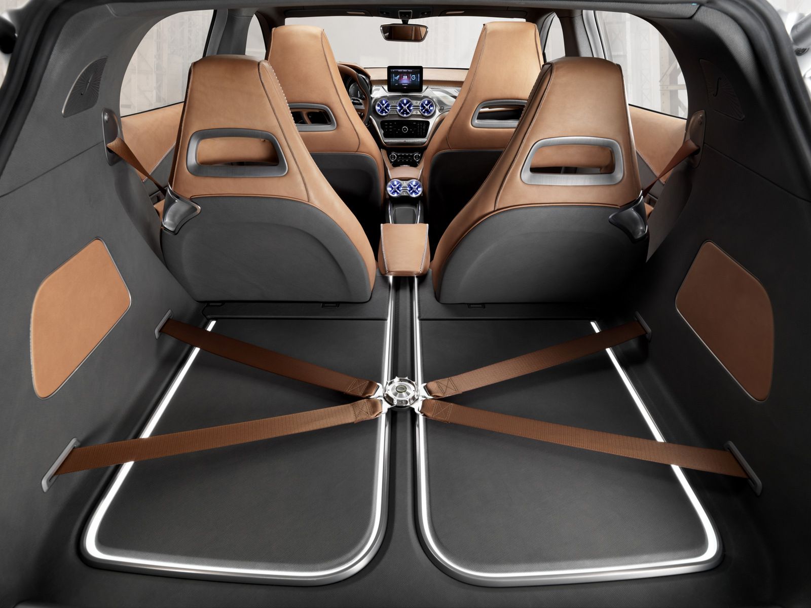 Mercedes GLA Concept na oficjalnych zdjęciach [galeria] 22