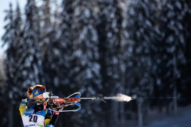 Najlepsze zdjęcia sportowe minionego roku. Wygrał idealny kadr tenisistki z motylem 23