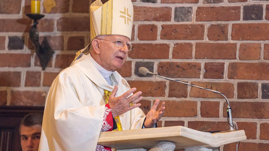 Abp Jędraszewski o "zamachu na prawdę i wolność religijną"