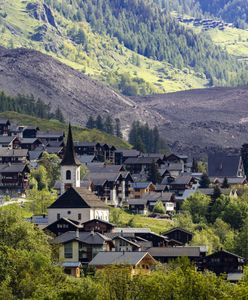 "Katastrofa tysiąclecia" w Alpach. Lodowiec pogrzebał całą wioskę