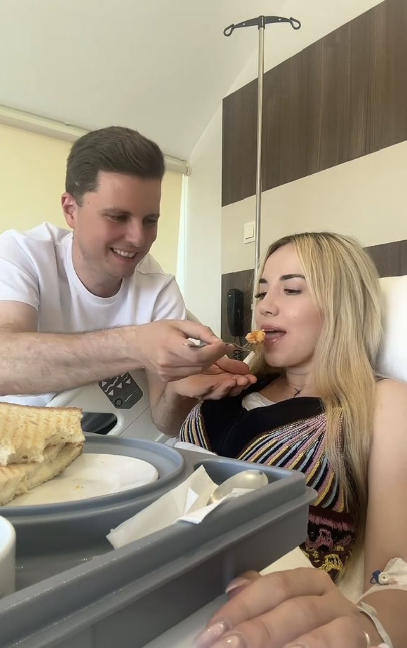 Partner Marianny Schreiber pomógł jej zjeść obiad 