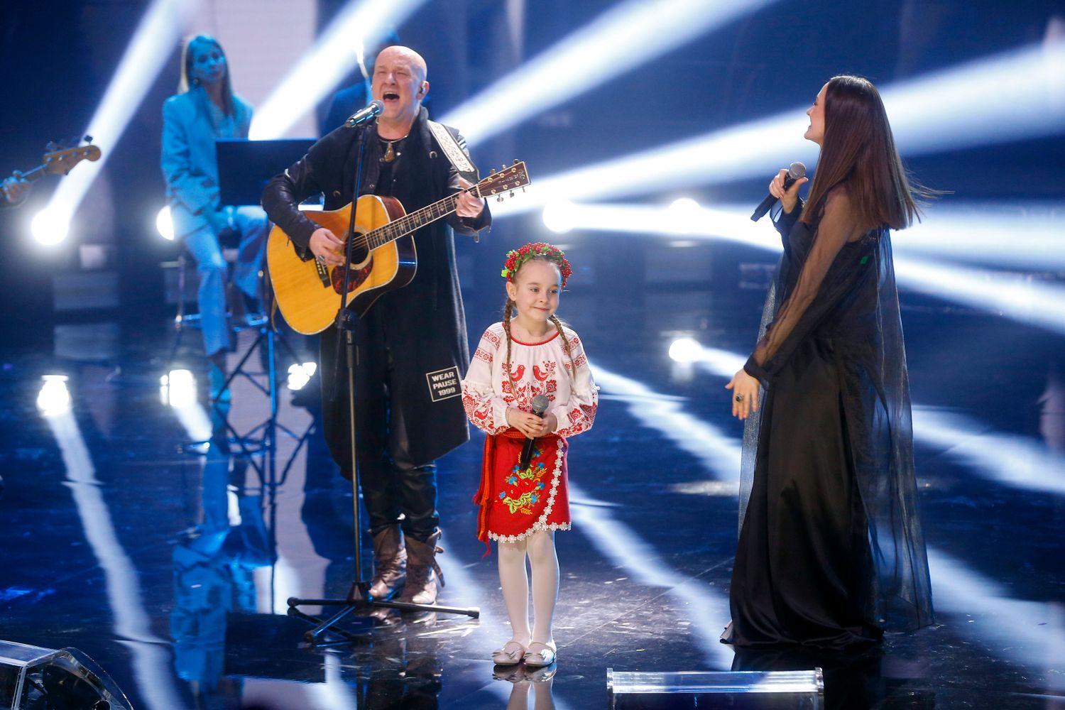 Amelia Anisowicz, Taraka - Podaj rękę Ukrainie