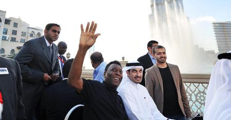 Pele promuje linie lotnicze Emirates