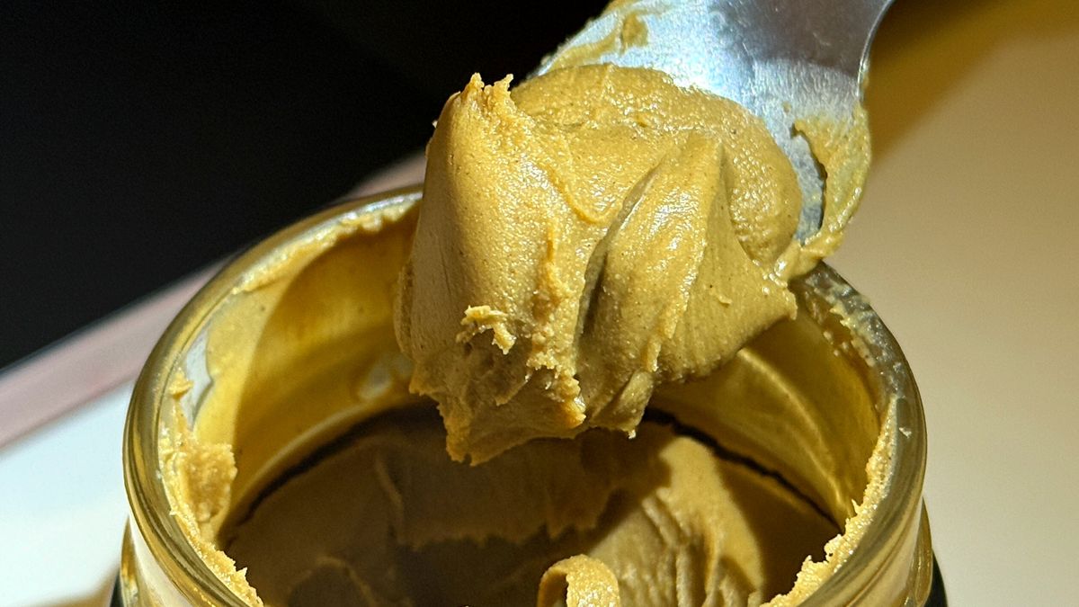 Krem pistacjowy może być wartościowym dodatkiem, ale tylko wtedy, gdy naprawdę zawiera głównie orzechy.