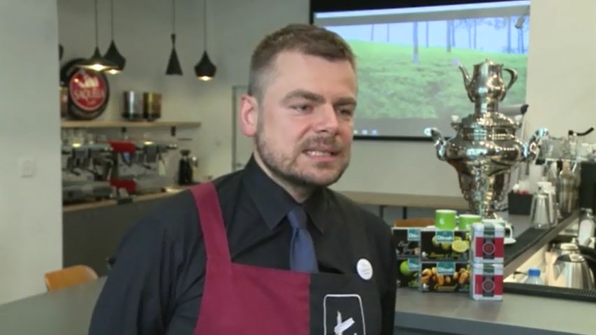 W czasie parzenia herbaty można popełnić wiele błędów 